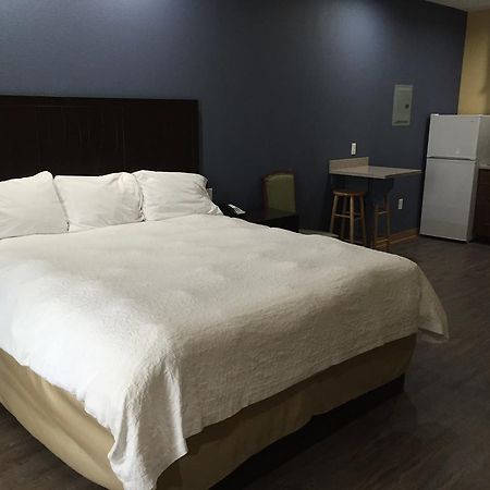 La Bonita Inn & Suites - Crane Eksteriør billede
