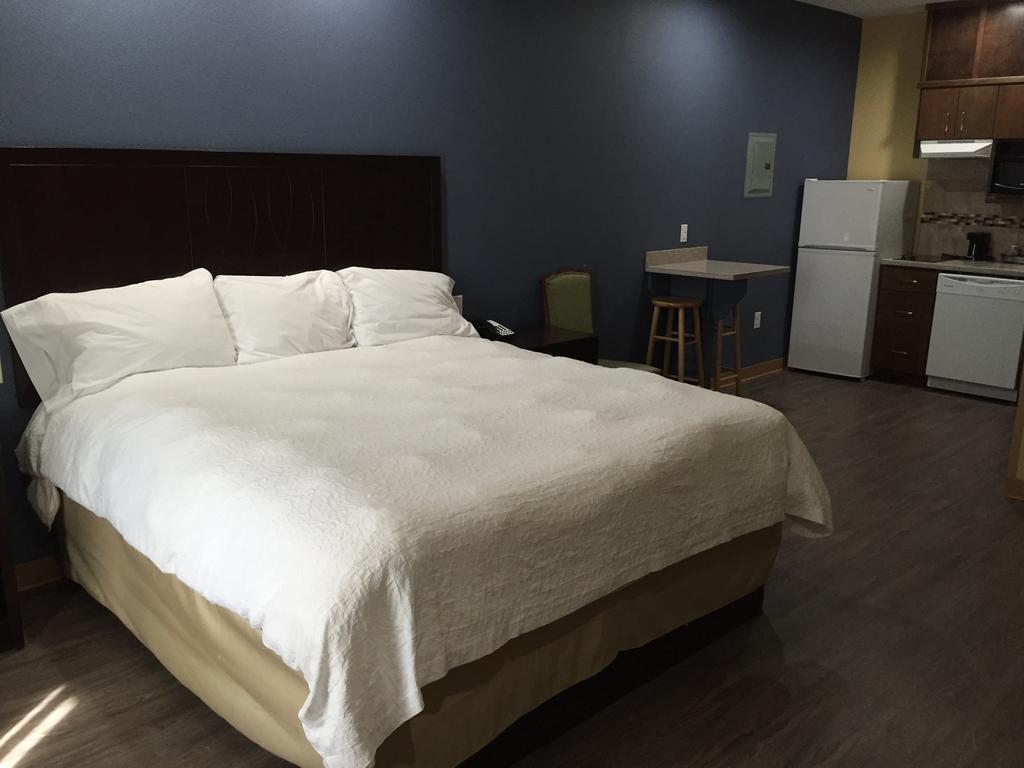La Bonita Inn & Suites - Crane Eksteriør billede