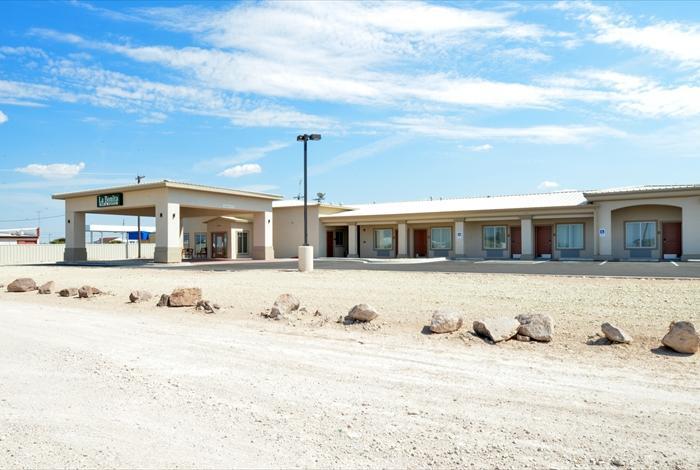 La Bonita Inn & Suites - Crane Eksteriør billede