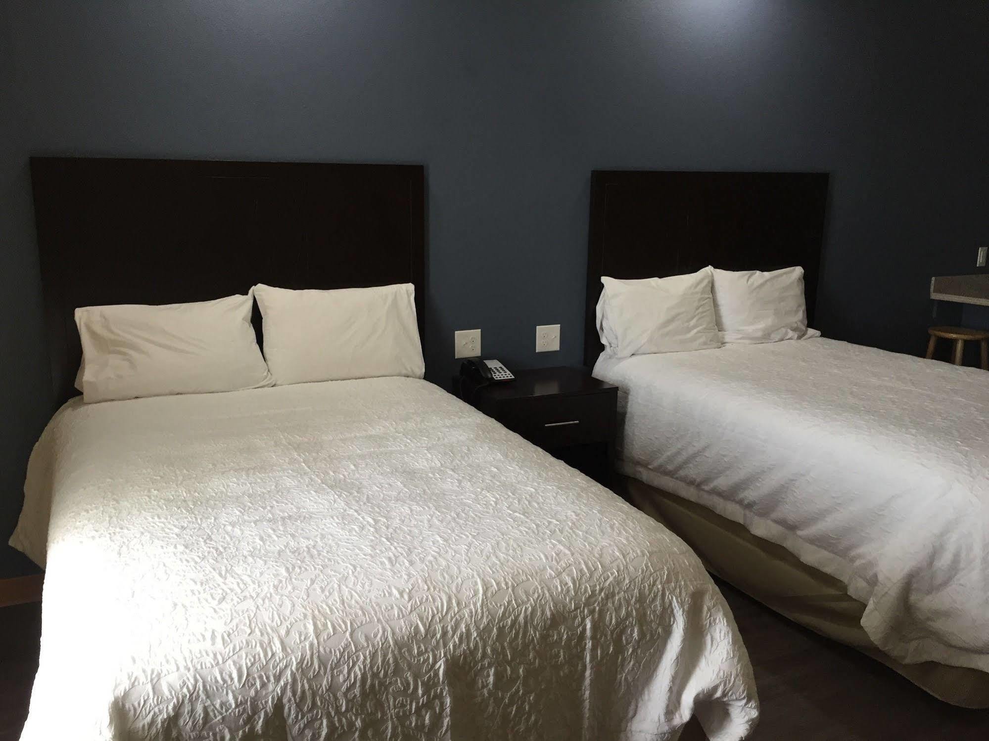 La Bonita Inn & Suites - Crane Eksteriør billede
